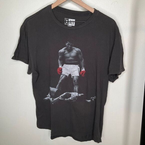 Muhammad Ali Crewneck Short Sleeve Shirt - Picture 1 of 3